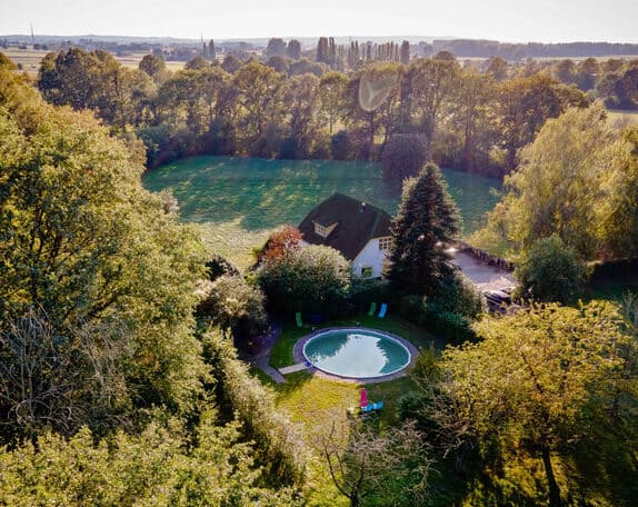 Acsauhaya Retreat Centre in nature and with a pool