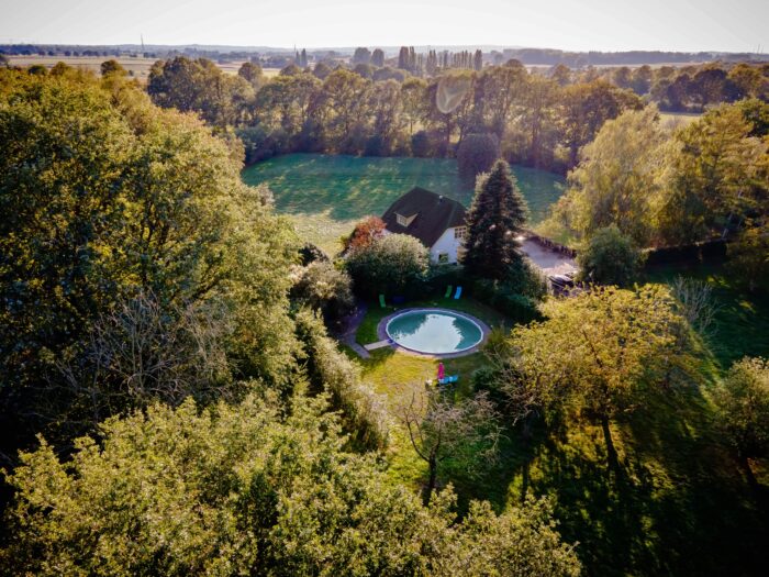 Cozy retreat house surrounded by nature, promoting a peaceful environment for healing
