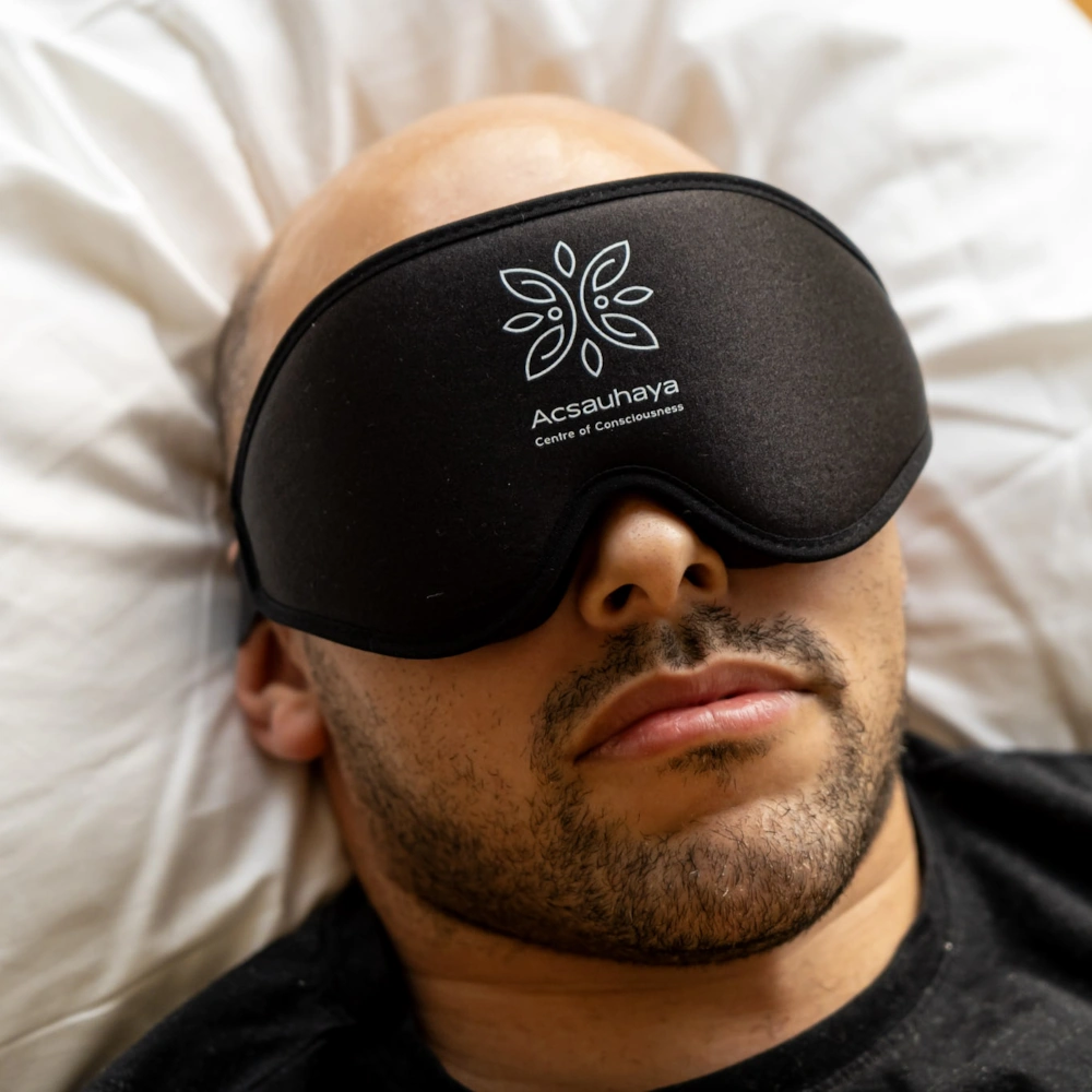 Young guy with blindfold with Acsauhaya Logo